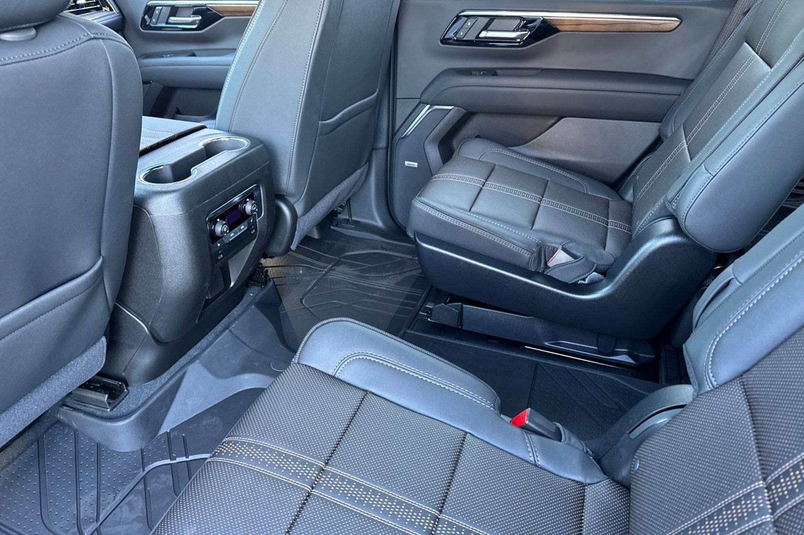 New 2026 Chevrolet Tahoe High Country AWD/4WD image 13