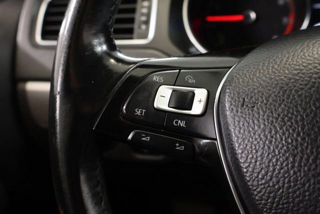 Used 2015 Volkswagen Jetta SE image 12