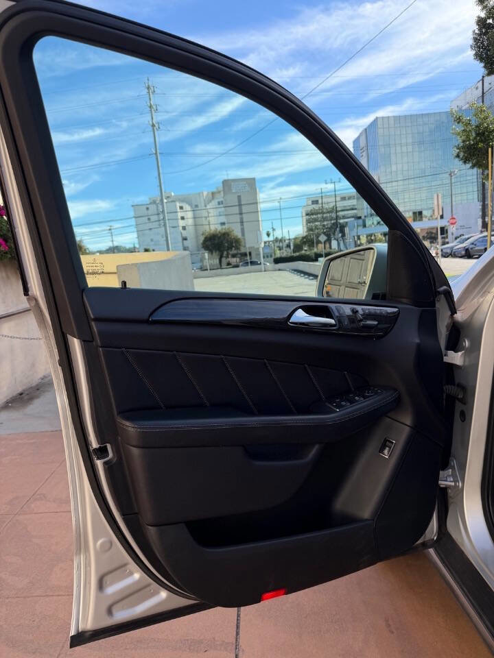 Used 2016 Mercedes-Benz GL 450 4MATIC w/ Premium I Package image 41