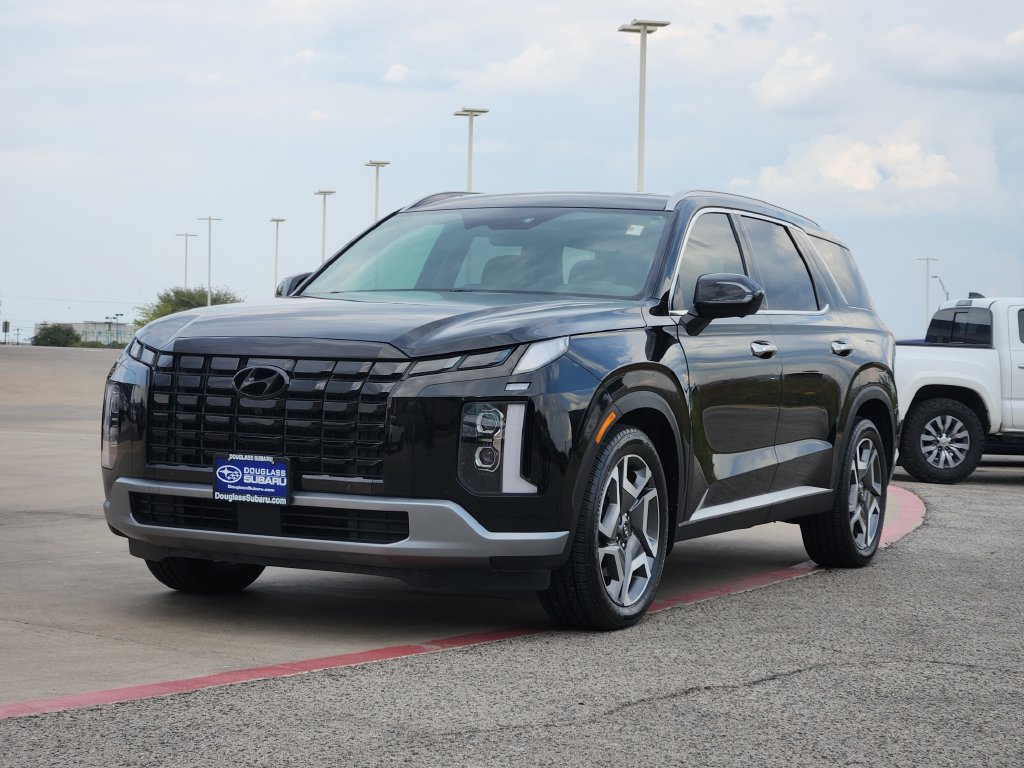 Used 2023 Hyundai Palisade SEL w/ Premium Package AWD/4WD image 2
