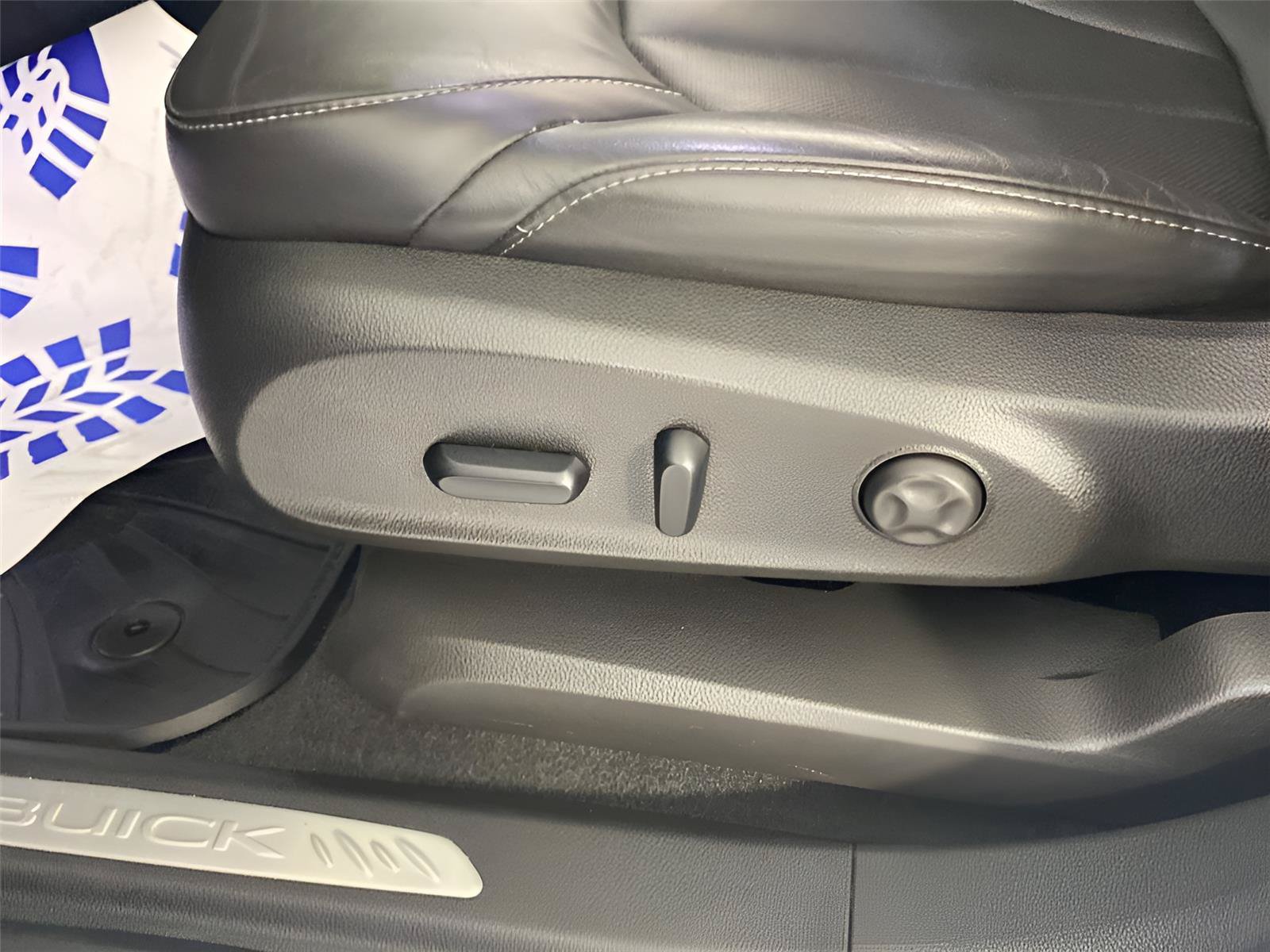 Certified 2019 Buick Envision Essence AWD/4WD image 19