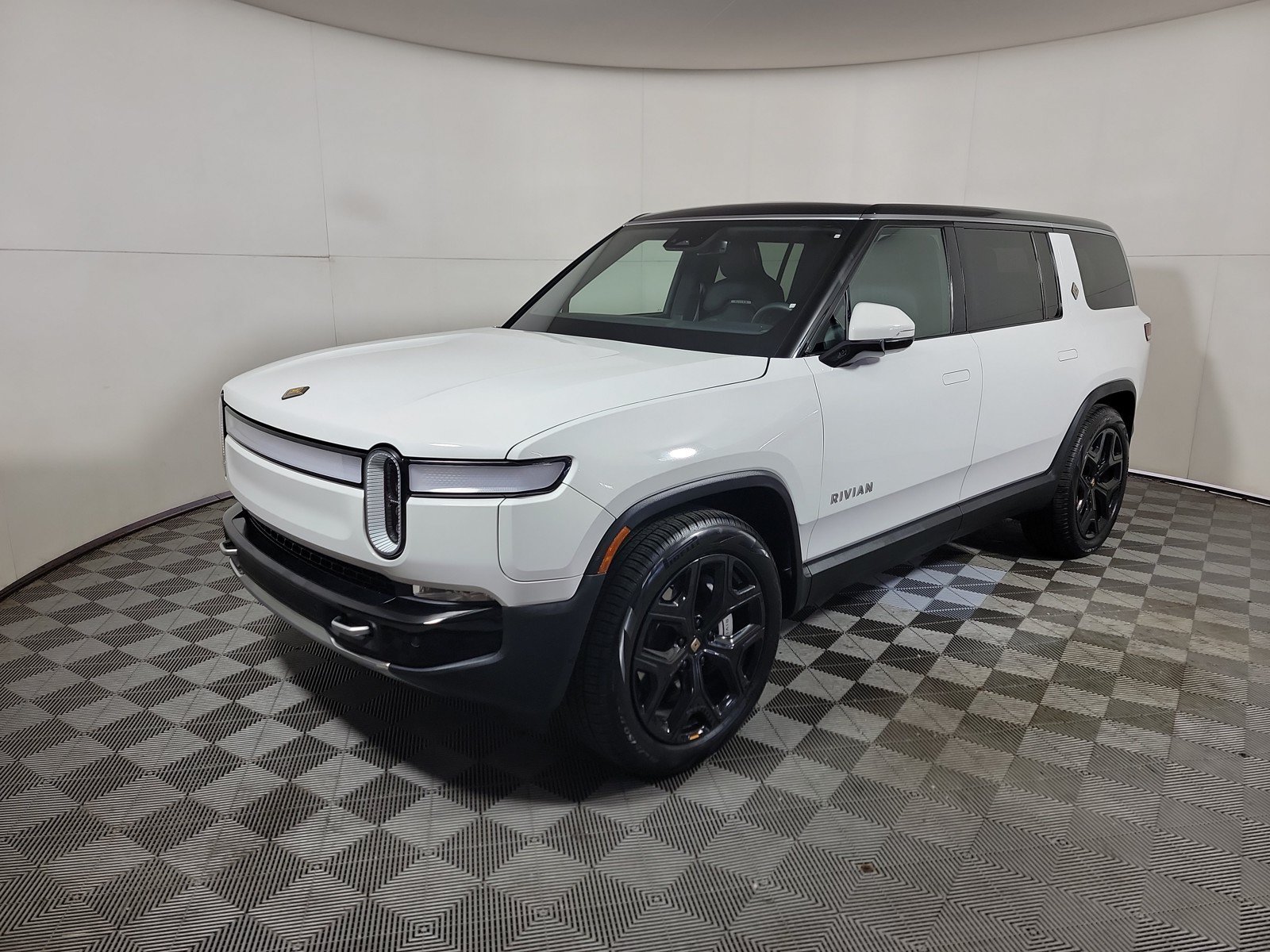 Used 2024 Rivian R1S Adventure