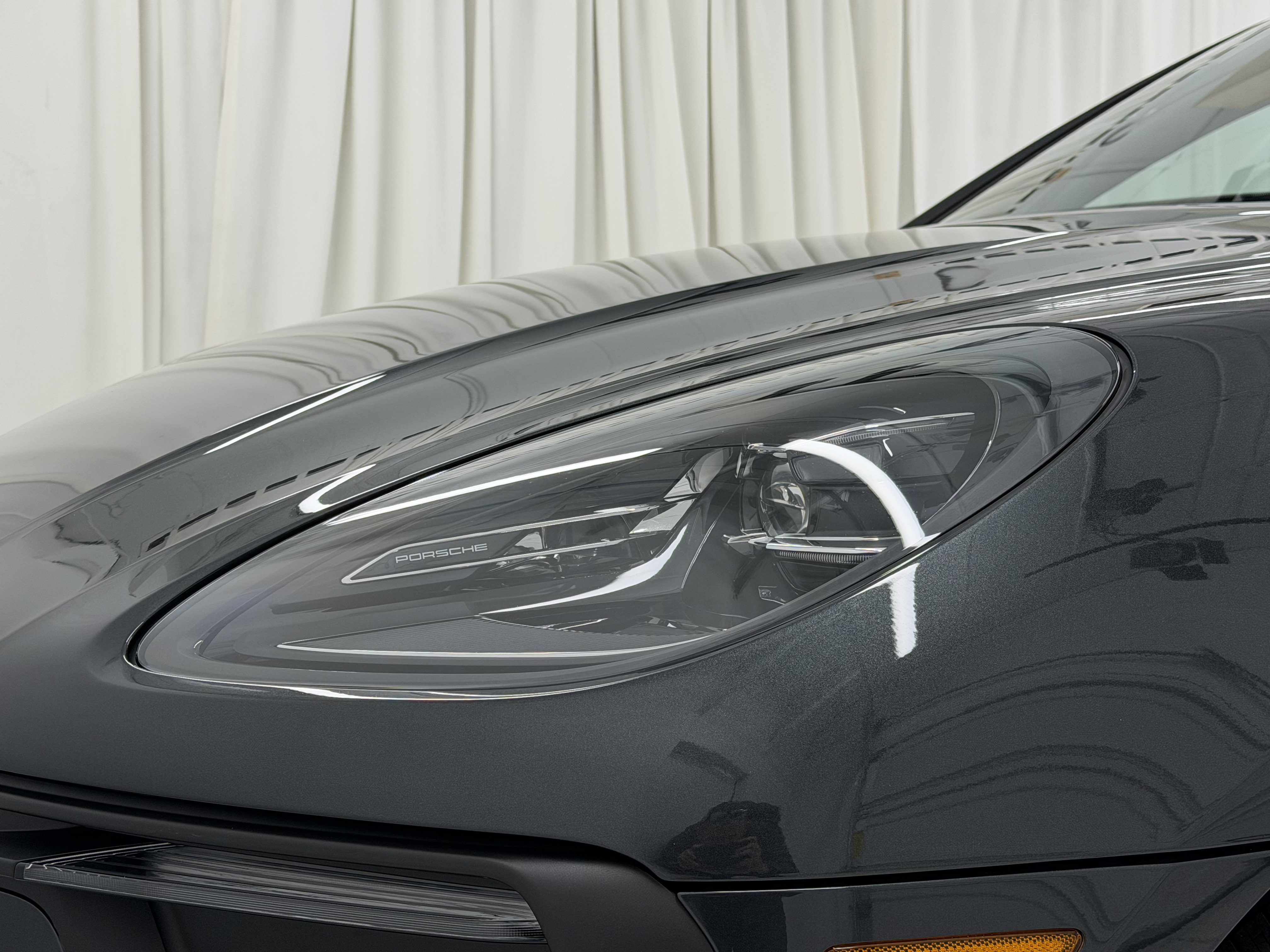 Certified 2026 Porsche Macan AWD/4WD image 17