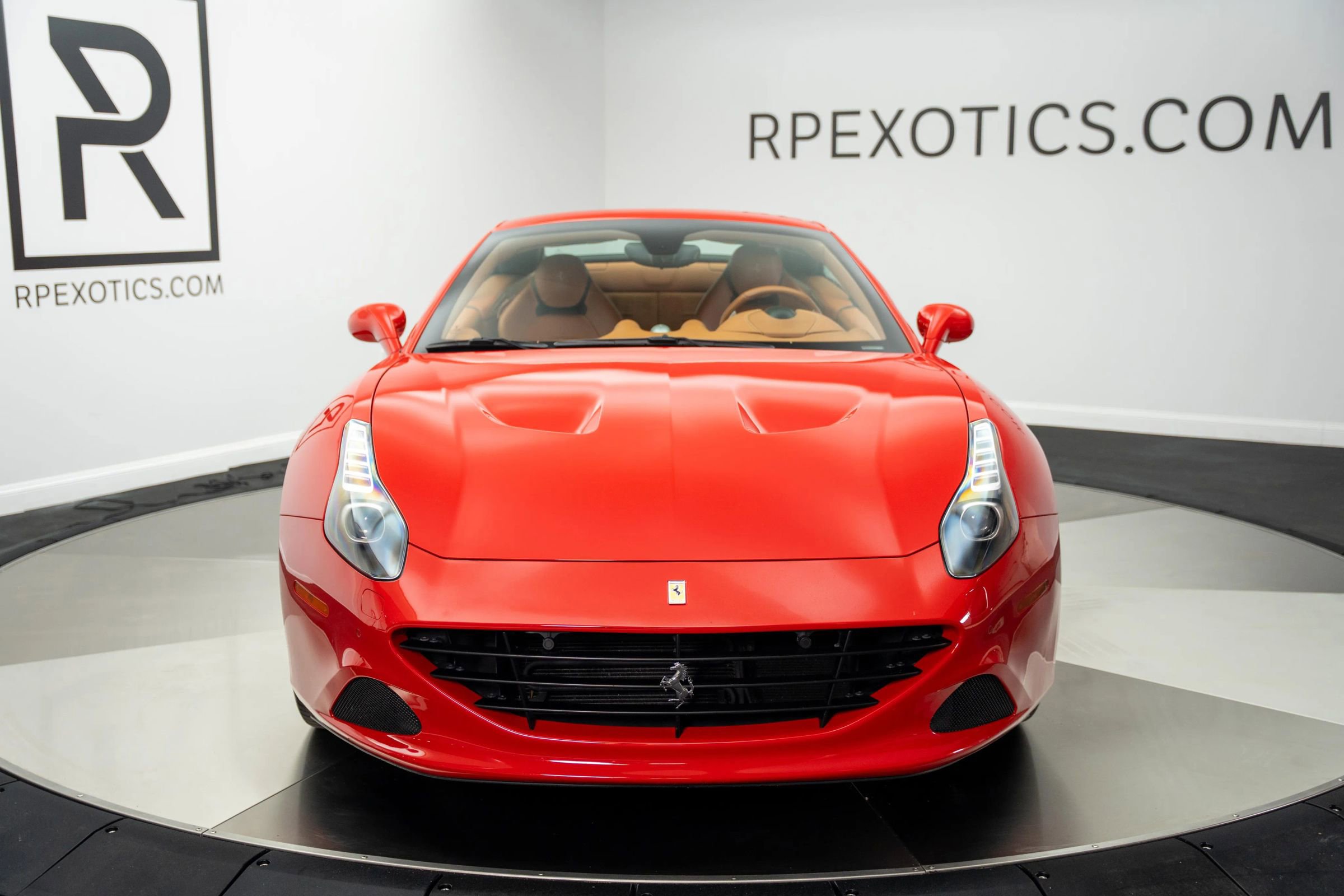 Used 2015 Ferrari California T image 13