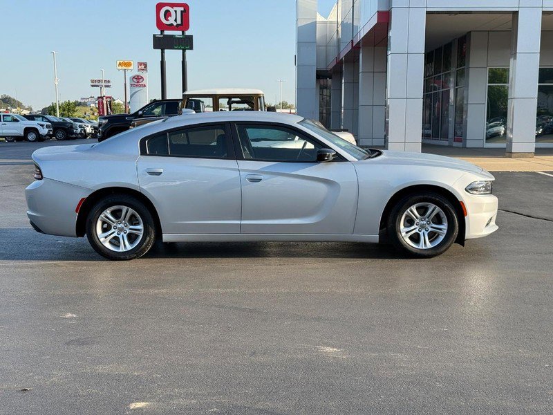 Used 2023 Dodge Charger SXT image 2