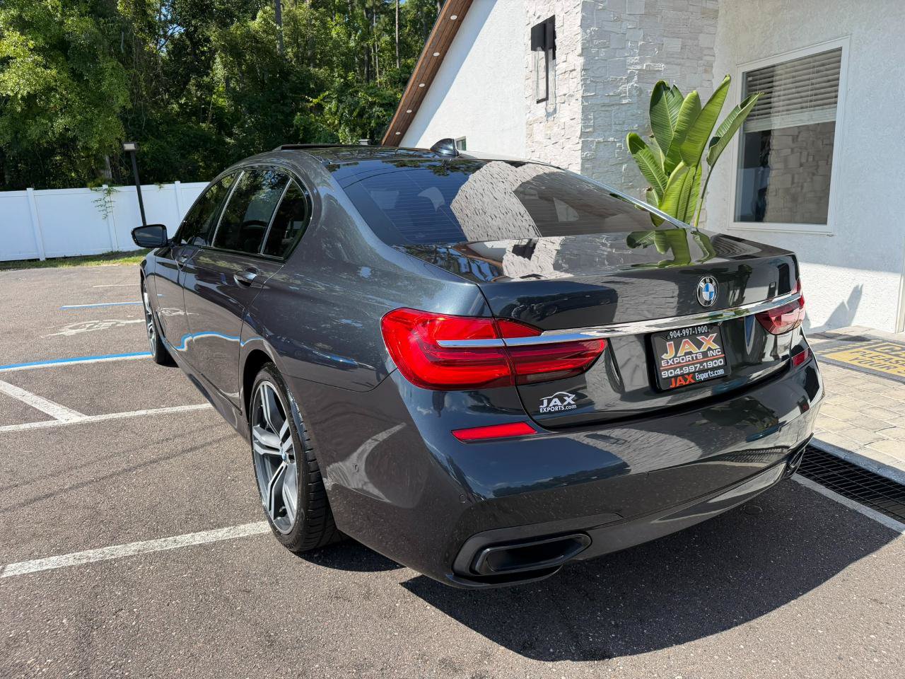 Used 2017 BMW 740i RWD image 11