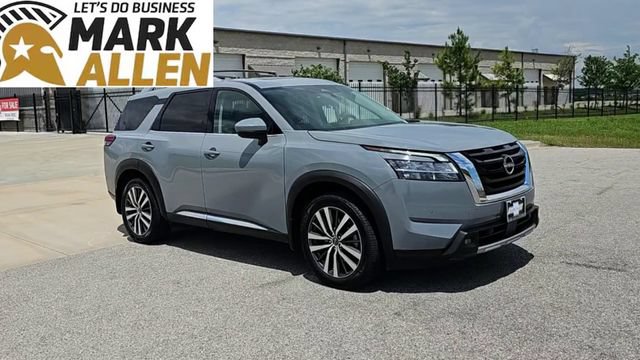 Used 2022 Nissan Pathfinder Platinum w/ Cargo Package AWD/4WD image 2