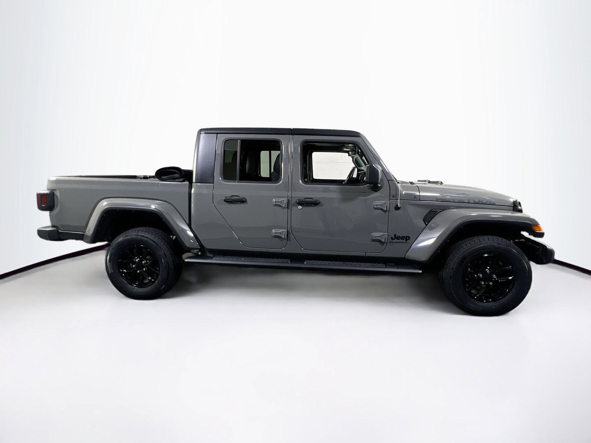 Used 2022 Jeep Gladiator Sport image 4