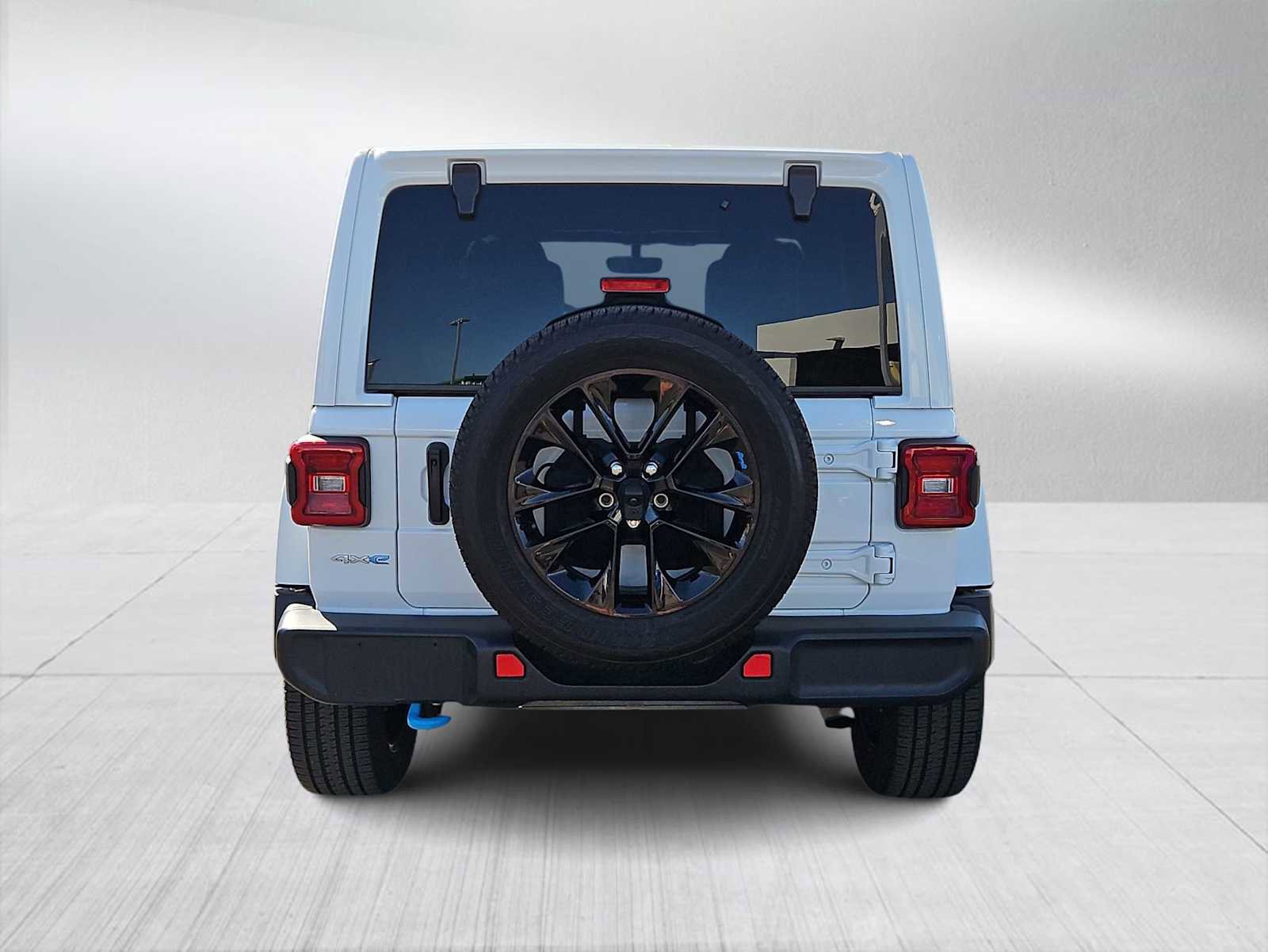 Used 2023 Jeep Wrangler Sahara image 7