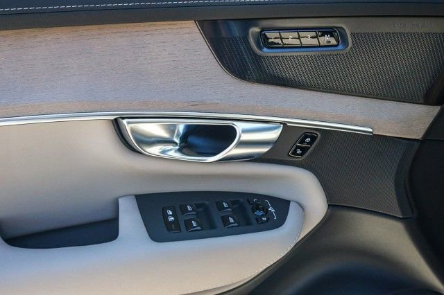 Used 2026 Volvo XC90 B6 Plus w/ Protection Package image 21