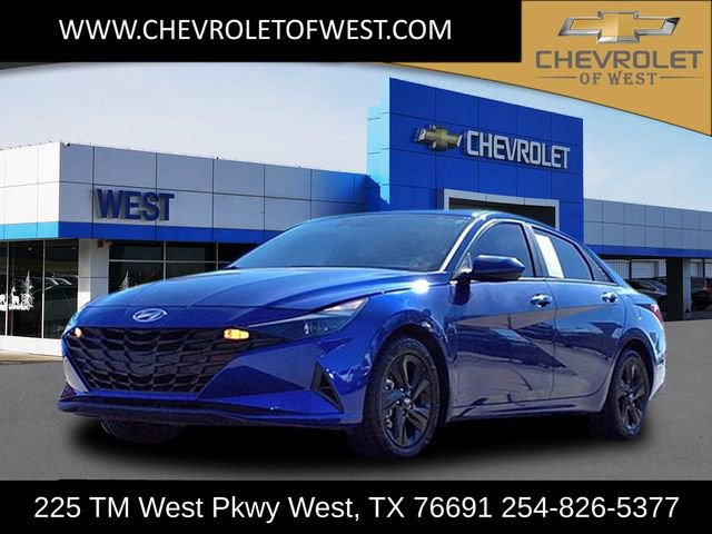 Used 2023 Hyundai Elantra SEL w/ Winter Weather Package FWD image 1