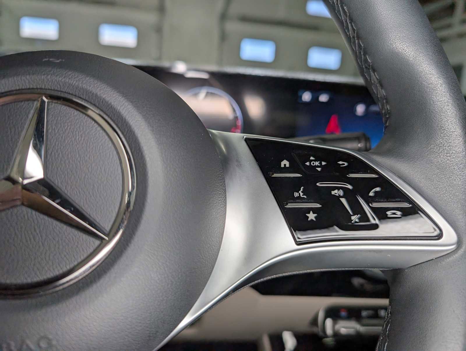 Certified 2025 Mercedes-Benz CLA 250 4MATIC image 32