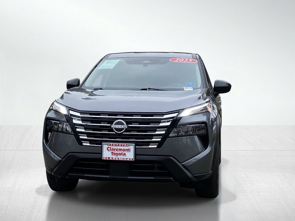 Used 2025 Nissan Rogue S FWD image 13