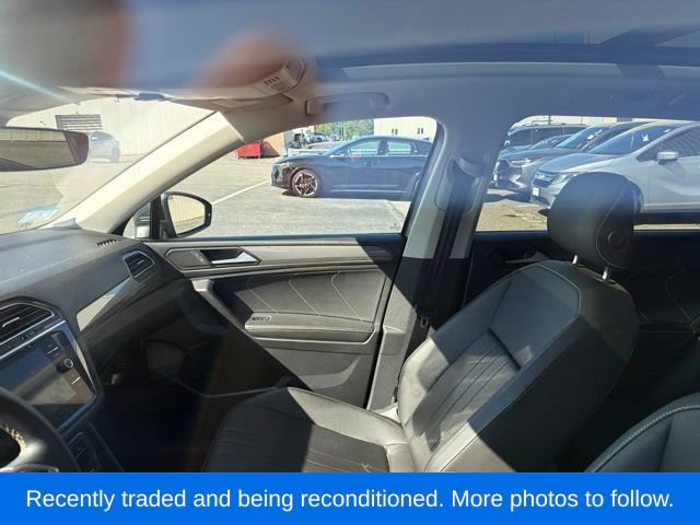 Used 2023 Volkswagen Tiguan SE AWD/4WD image 3