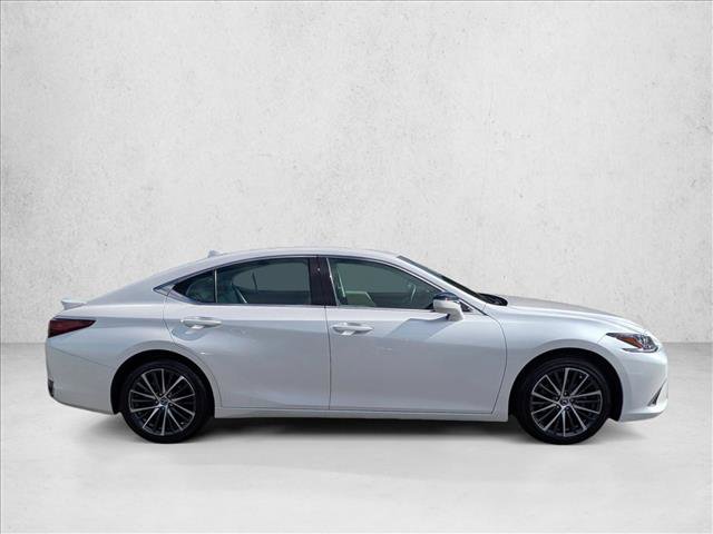 Used 2025 Lexus ES 300h w/ Premium Package image 4