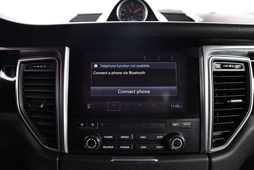 Used 2018 Porsche Macan image 44