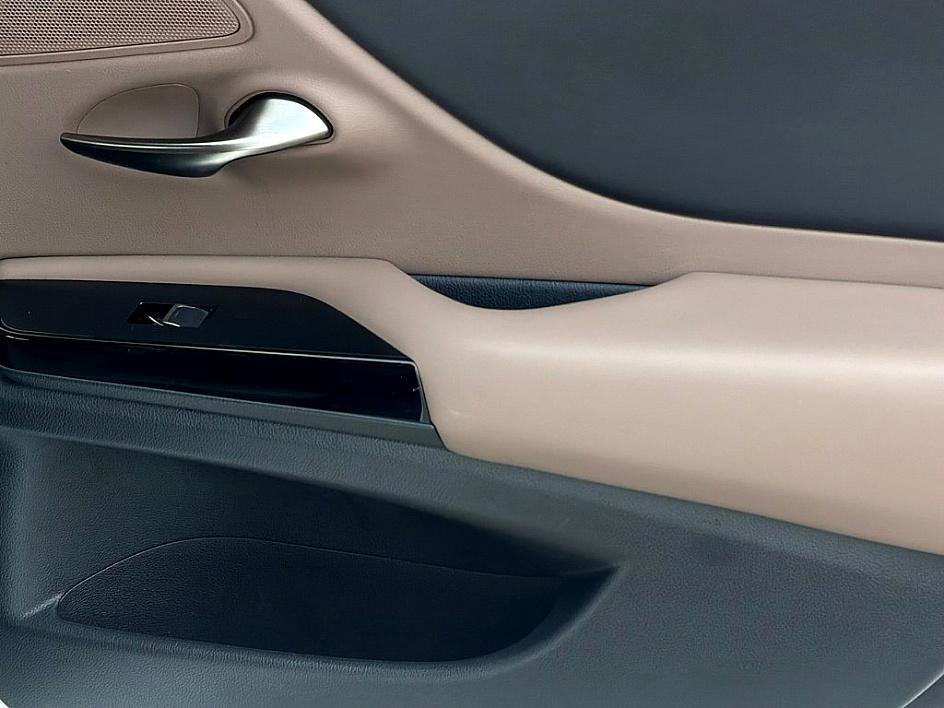 Used 2022 Lexus ES 300h w/ Premium Package image 24