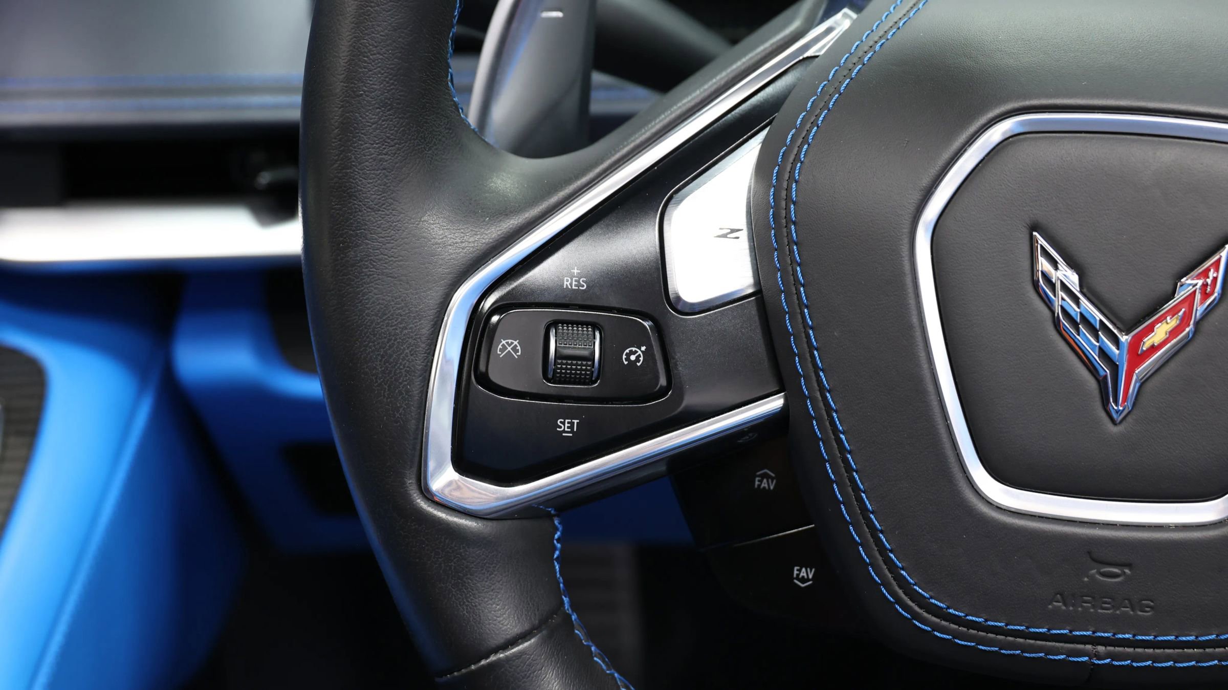 Used 2022 Chevrolet Corvette Stingray Premium Conv w/ Z51 Performance Package image 29