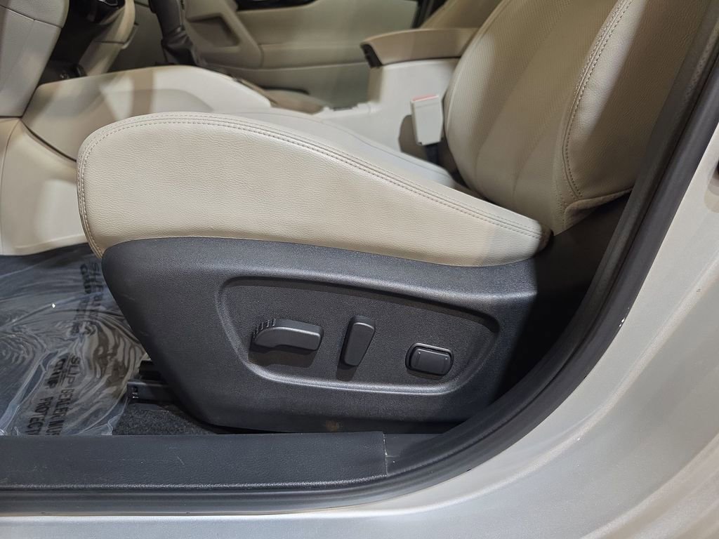 Used 2022 Nissan Rogue Sport SL w/ Premium Package image 14