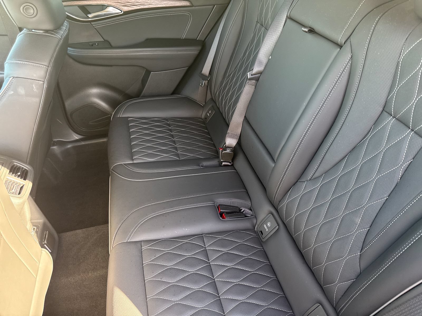 Used 2023 Buick Envision Avenir AWD/4WD image 11