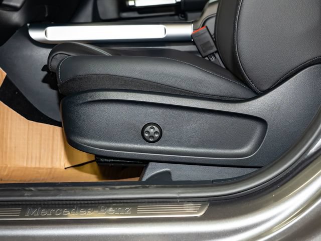Used 2026 Mercedes-Benz GLB 250 4MATIC image 15