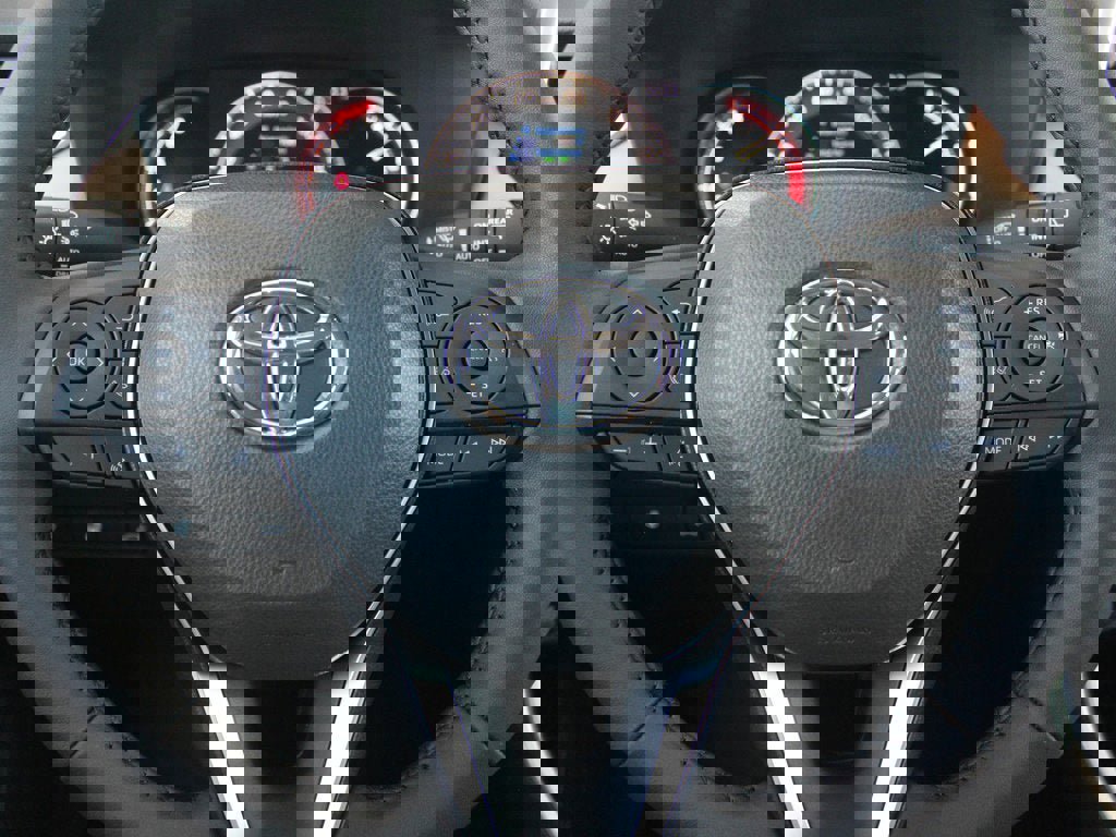 New 2025 Toyota RAV4 XLE image 30