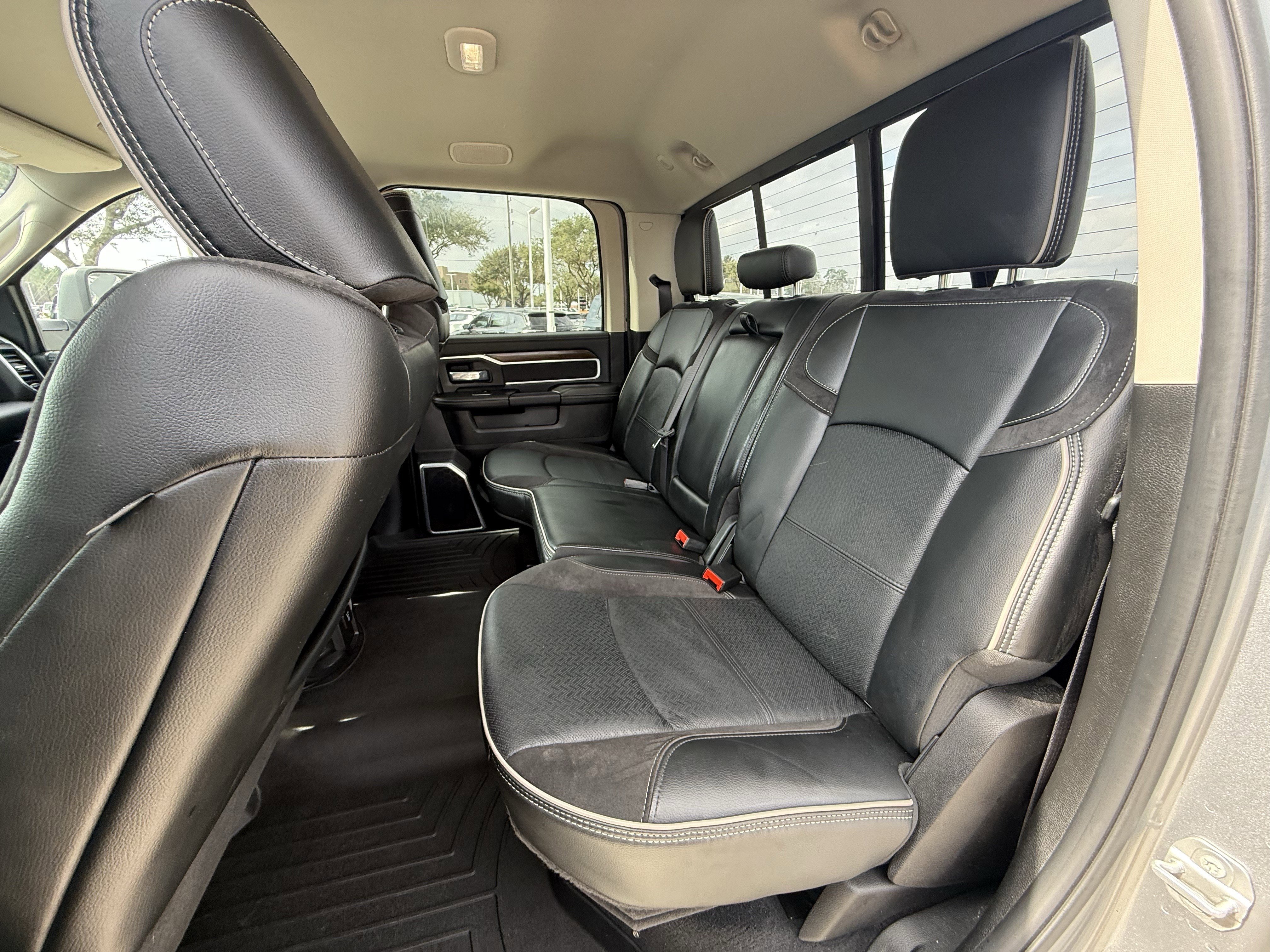 Used 2024 RAM 2500 Laramie image 29