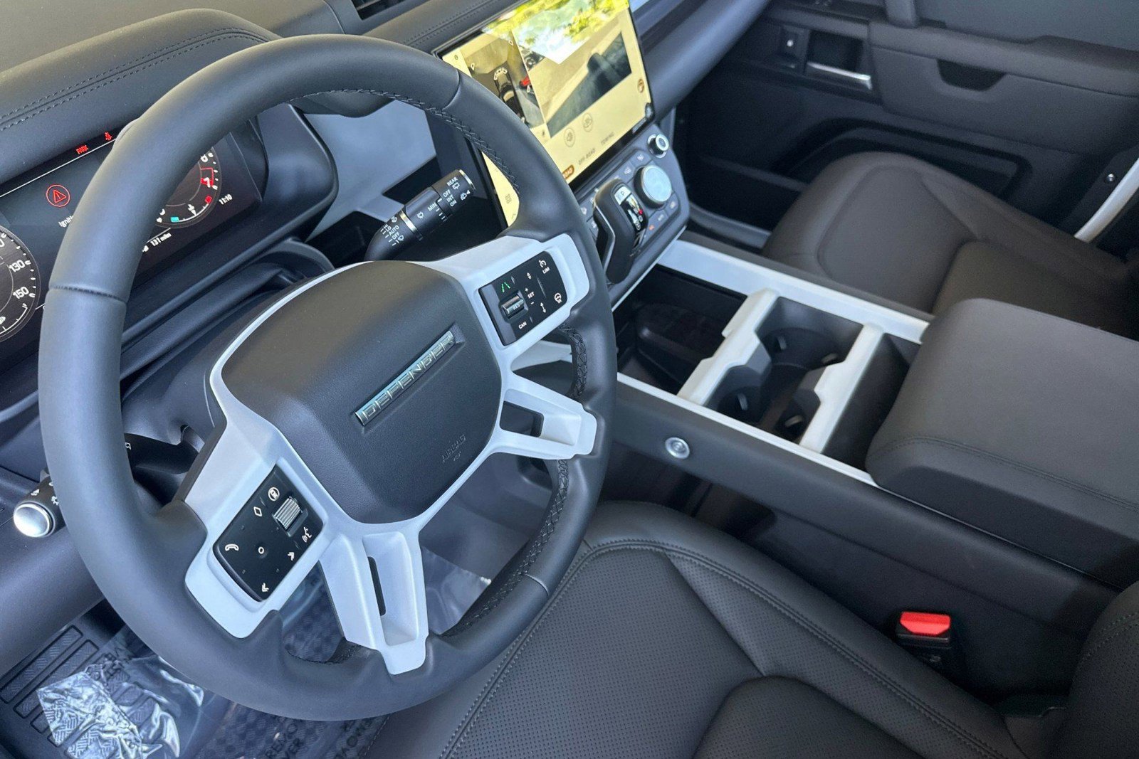 New 2026 Land Rover Defender 110 S AWD/4WD image 4