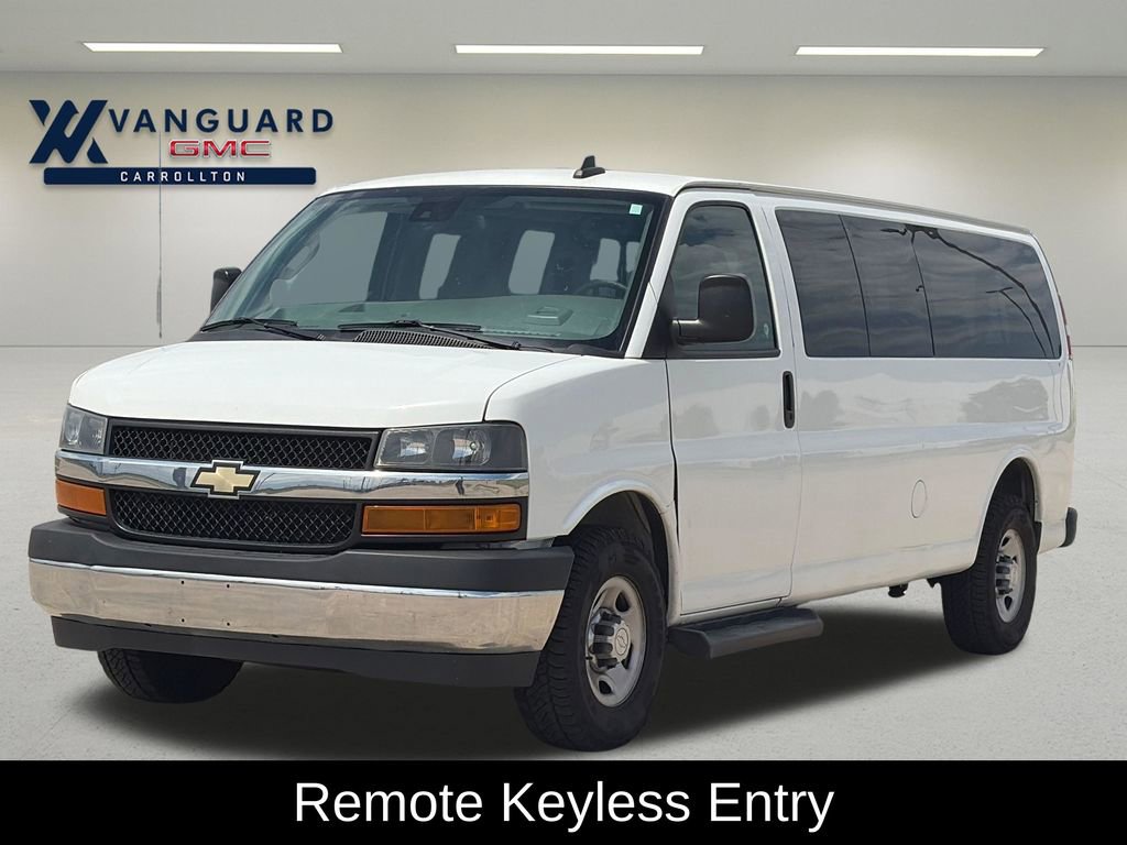 Used 2020 Chevrolet Express 3500 LT w/ LT Preferred Equipment Group RWD image 3