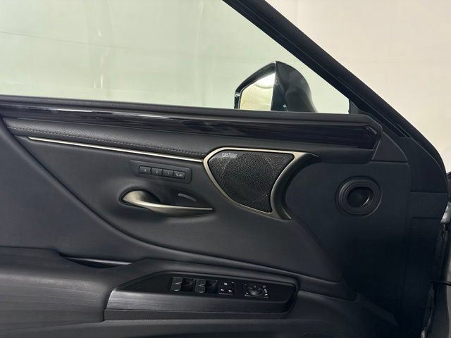 Used 2021 Lexus ES 350 Ultra Luxury w/ Accessory Package 2 FWD image 29