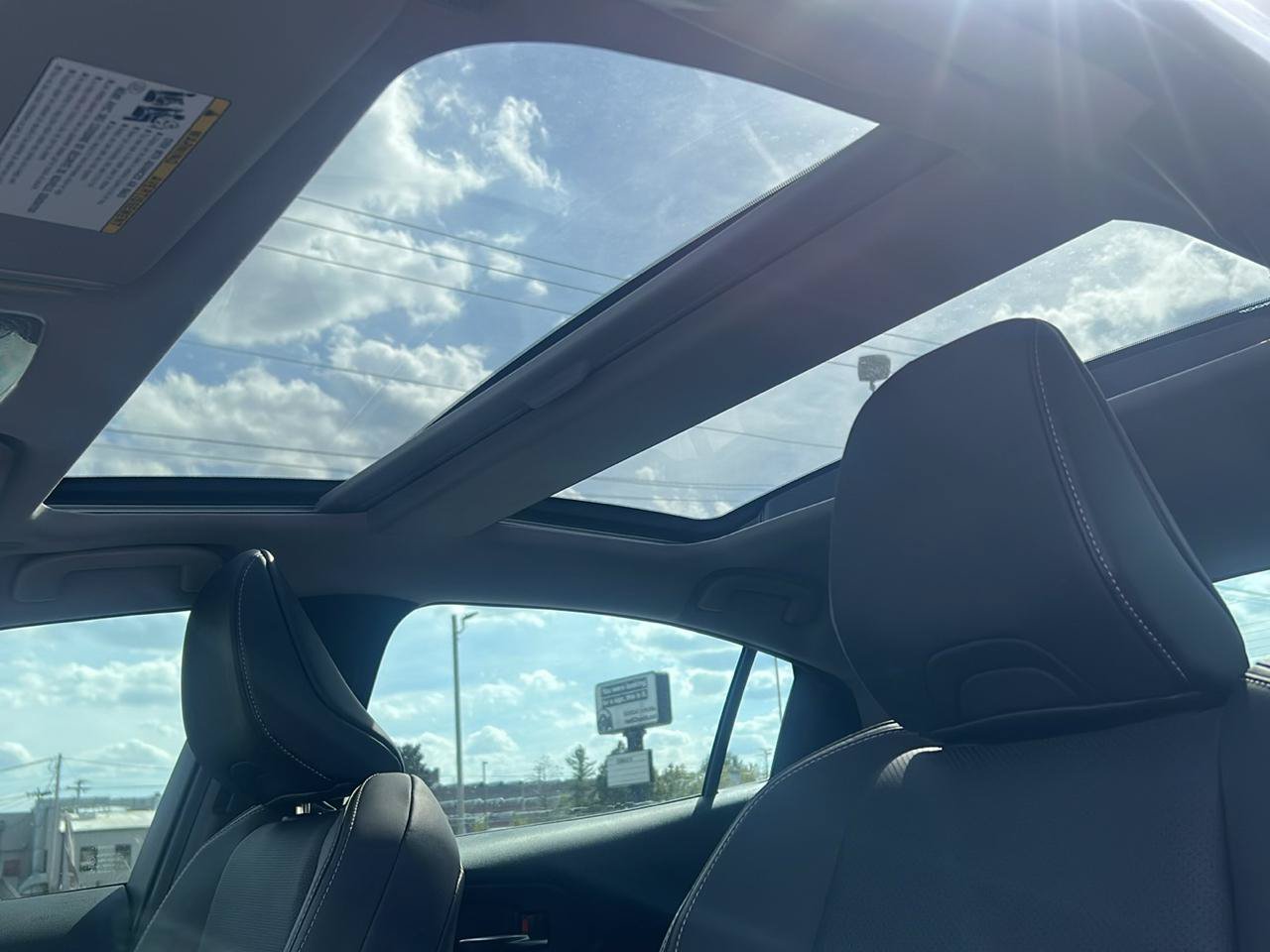 Used 2025 Toyota Prius FWD image 23