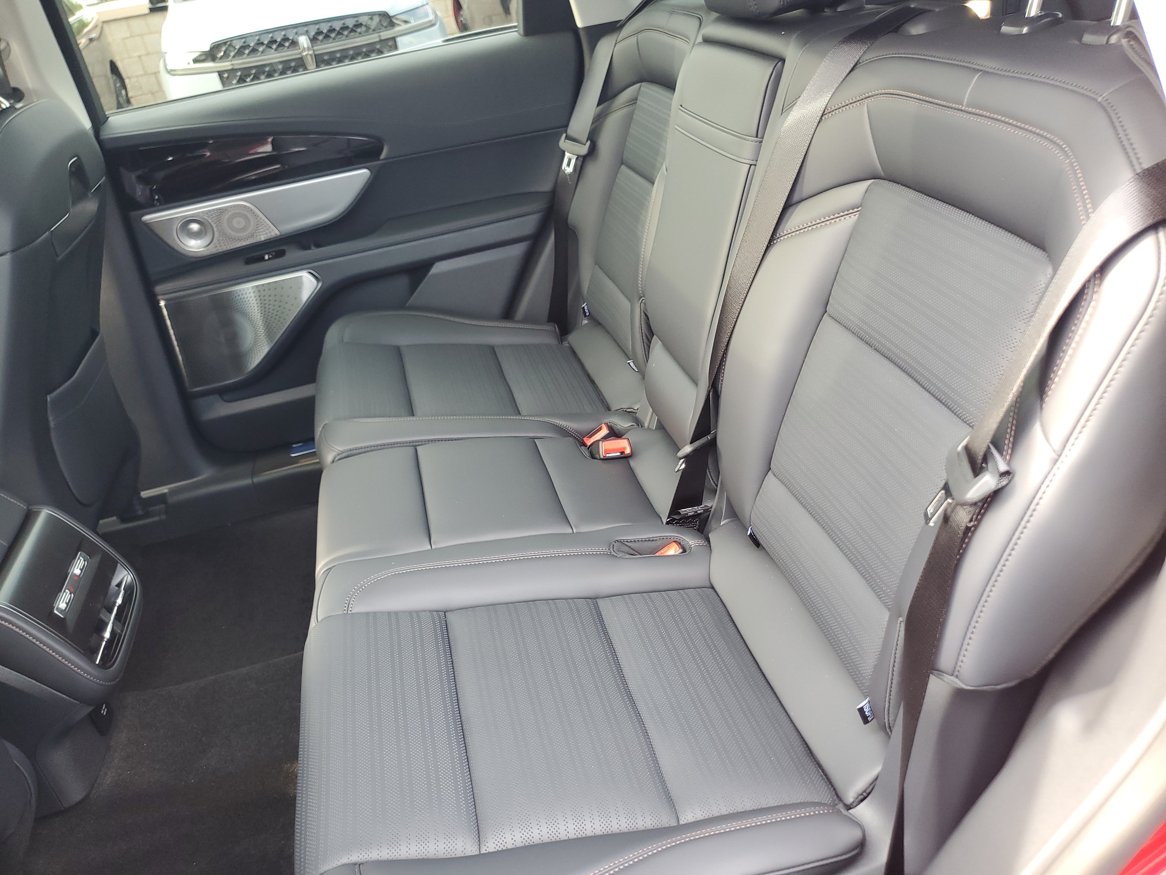 New 2026 Lincoln Nautilus Reserve AWD/4WD image 31