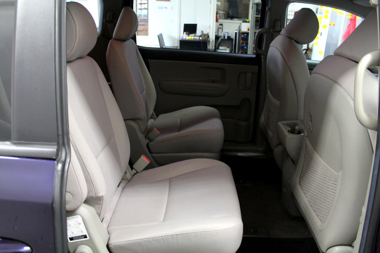 Used 2019 Kia Sedona LX image 28