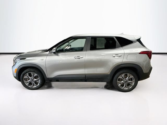 Used 2024 Kia Seltos LX AWD/4WD image 4