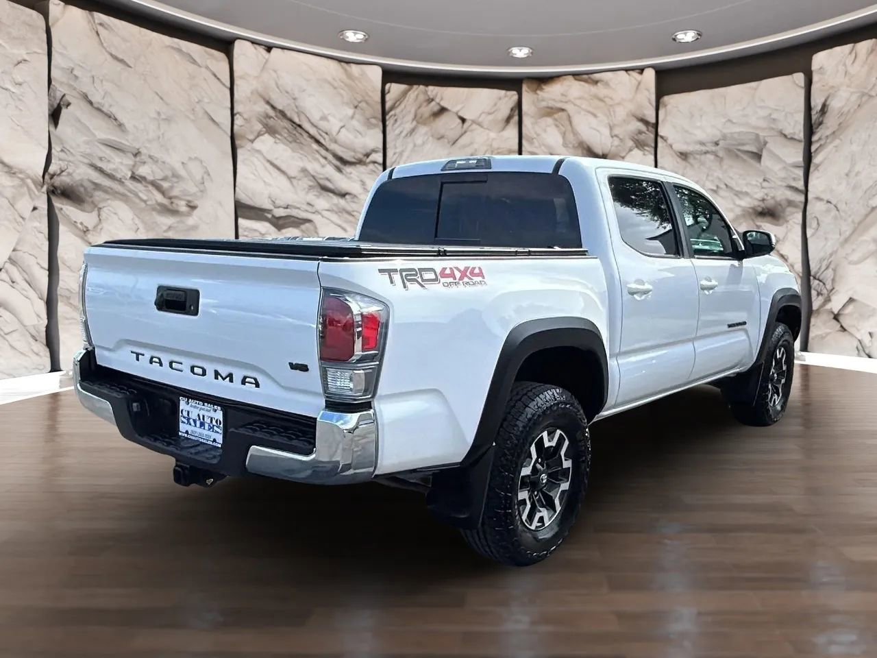 Used 2023 Toyota Tacoma TRD Off-Road image 5