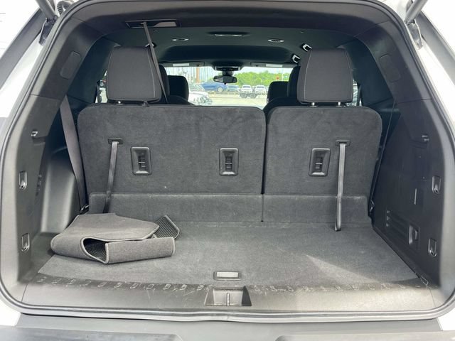 Used 2022 Chevrolet Traverse LT FWD image 21