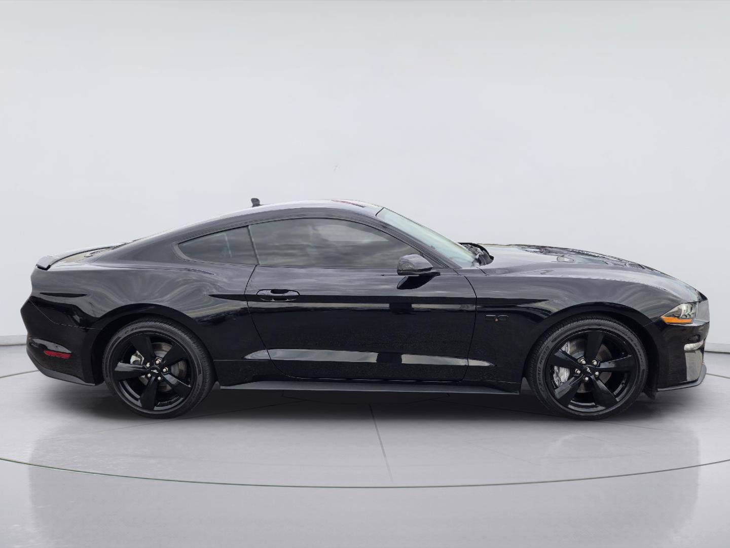 Used 2022 Ford Mustang GT Premium w/ Equipment Group 401A RWD image 4