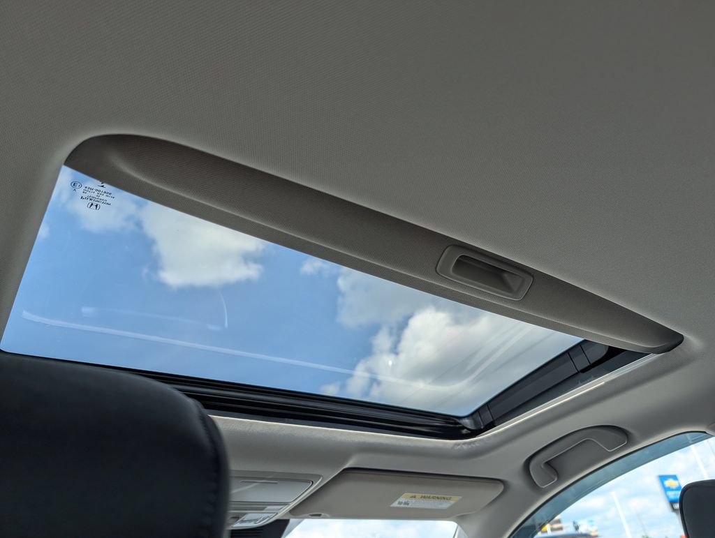 Used 2018 Honda Accord EX image 16