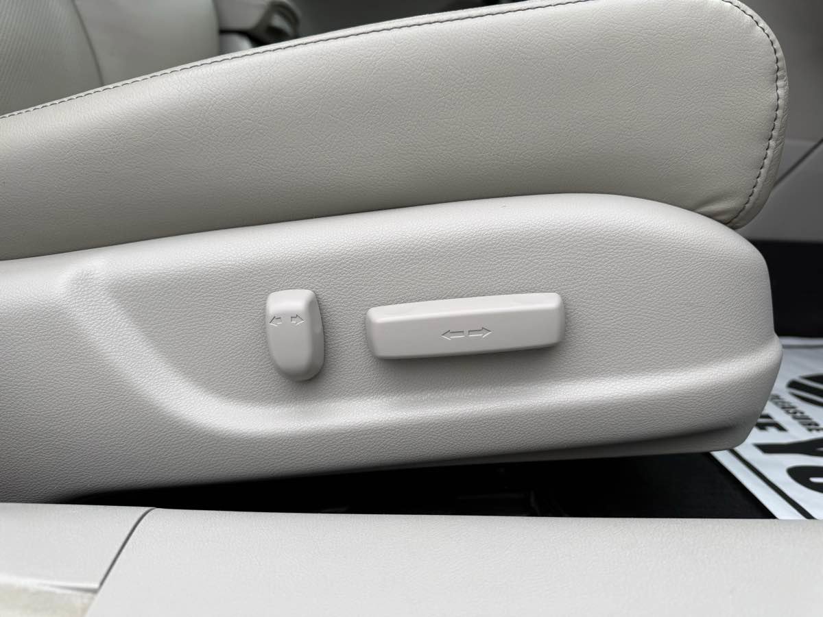 Used 2012 Acura TSX Tech Pkg image 25