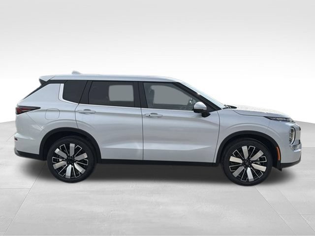 New 2026 Mitsubishi Outlander SE FWD image 6