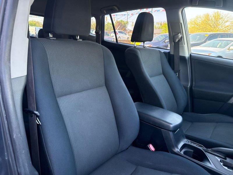 Used 2014 Toyota RAV4 LE AWD/4WD image 18