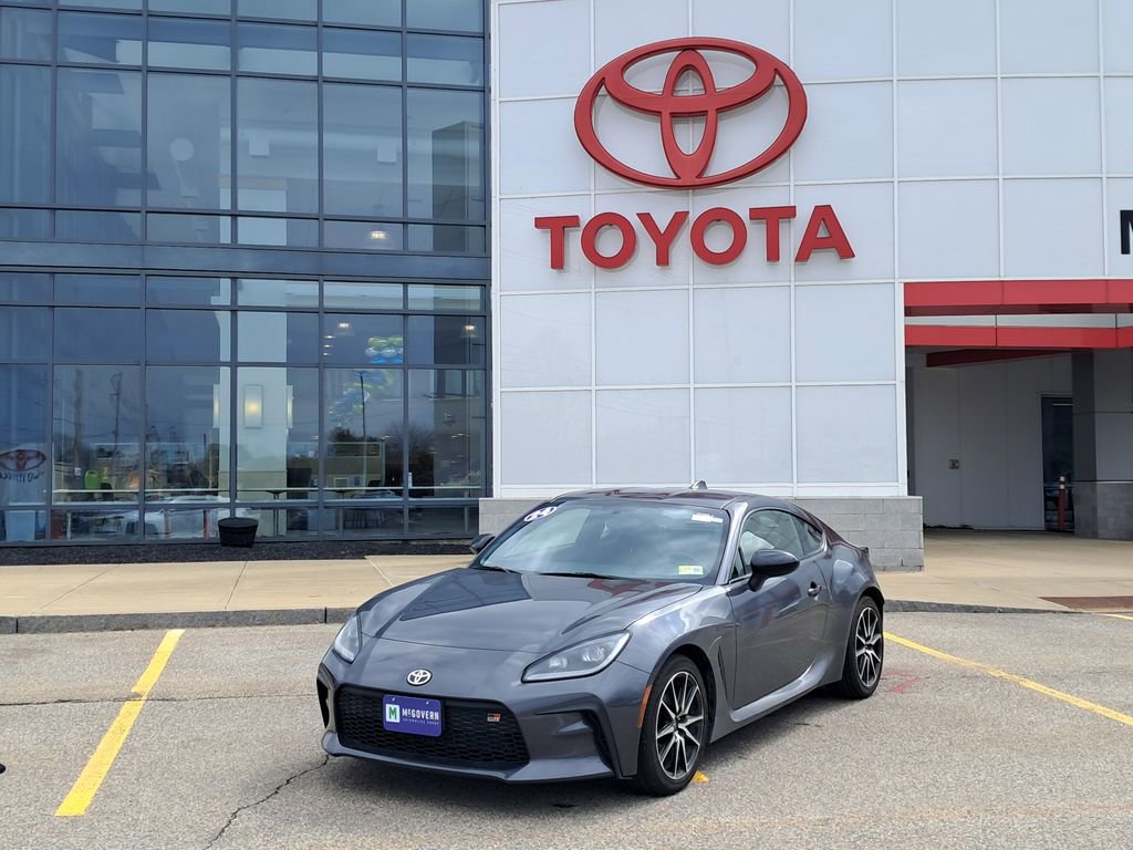 Used 2024 Toyota GR86 RWD image 1