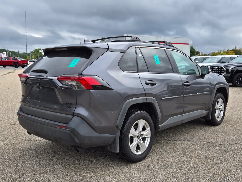 Used 2021 Toyota RAV4 XLE w/ Convenience Package AWD/4WD image 4