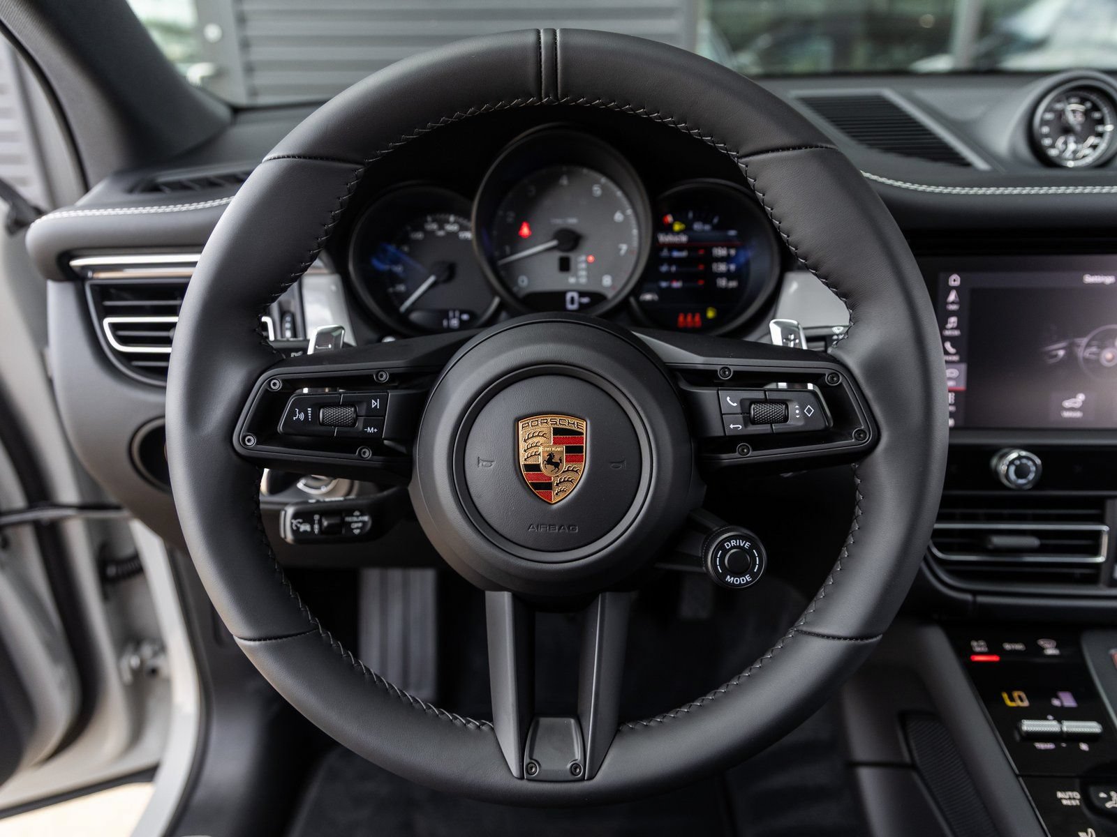 New 2026 Porsche Macan S AWD/4WD image 32