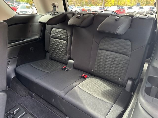 Used 2024 Nissan Pathfinder S image 23