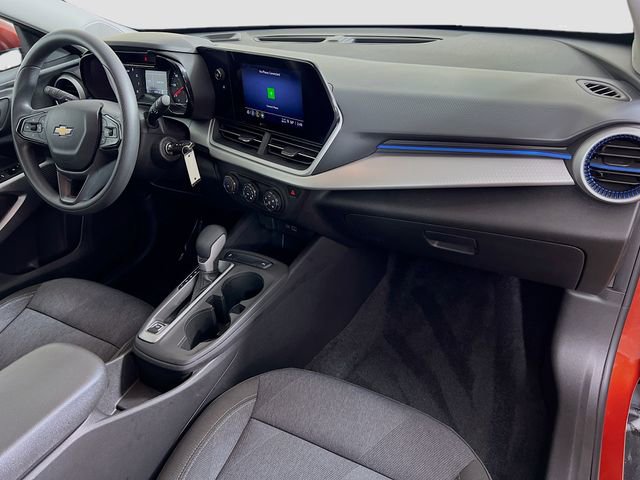 Used 2024 Chevrolet Trax LS w/ LS Convenience Package FWD image 30