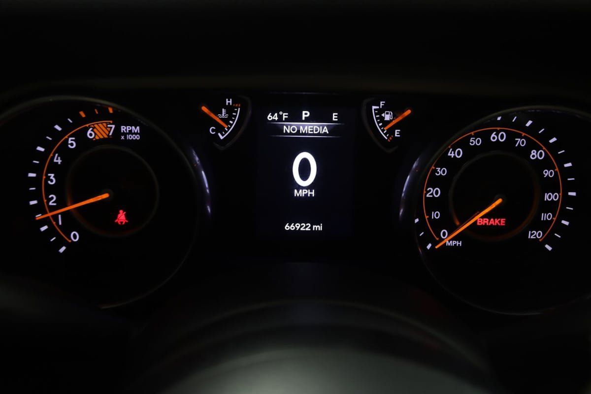 Used 2018 Jeep Wrangler Unlimited Sport AWD/4WD image 17
