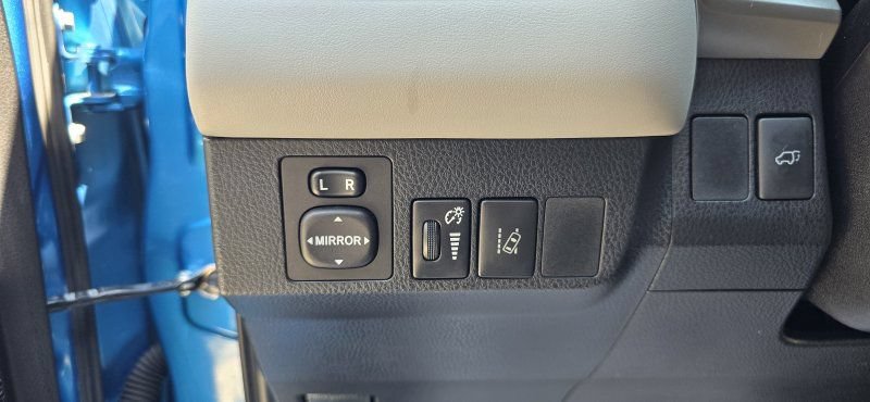 Used 2016 Toyota RAV4 Limited AWD/4WD image 17