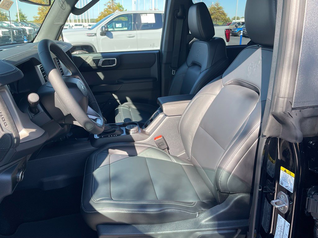 New 2026 Ford Bronco Outer Banks w/ Sasquatch Package AWD/4WD image 8