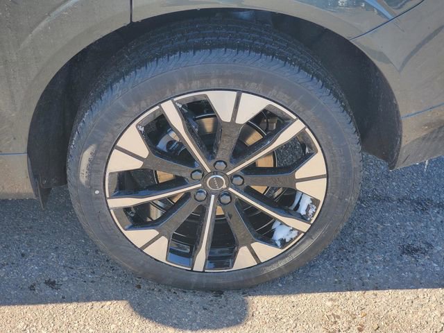 New 2026 Volvo XC60 B5 Plus w/ Protection Package Premier image 7